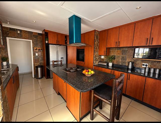 3 BEDROOM HOUSE FOR SALE IN SOPHIATOWN